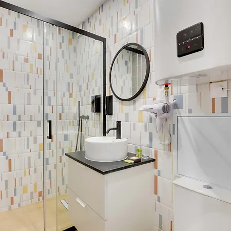 Bright Modern Little Menilmontant Tatil Evi